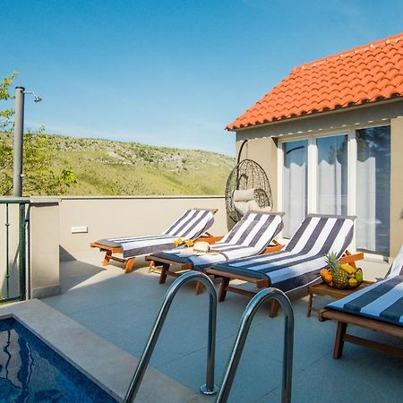 Holiday Home Moliva Donje Sitno Экстерьер фото