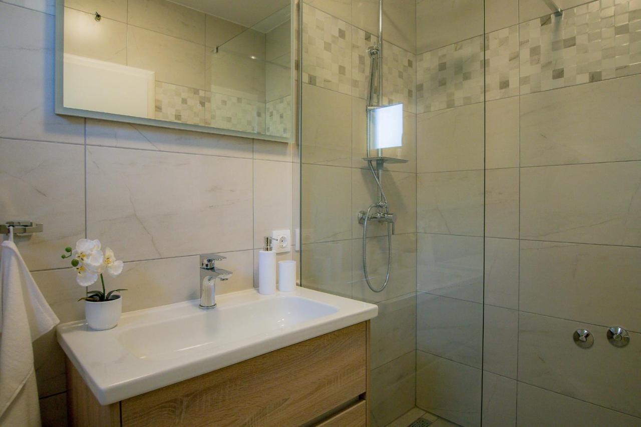 Holiday Home Moliva Donje Sitno Экстерьер фото