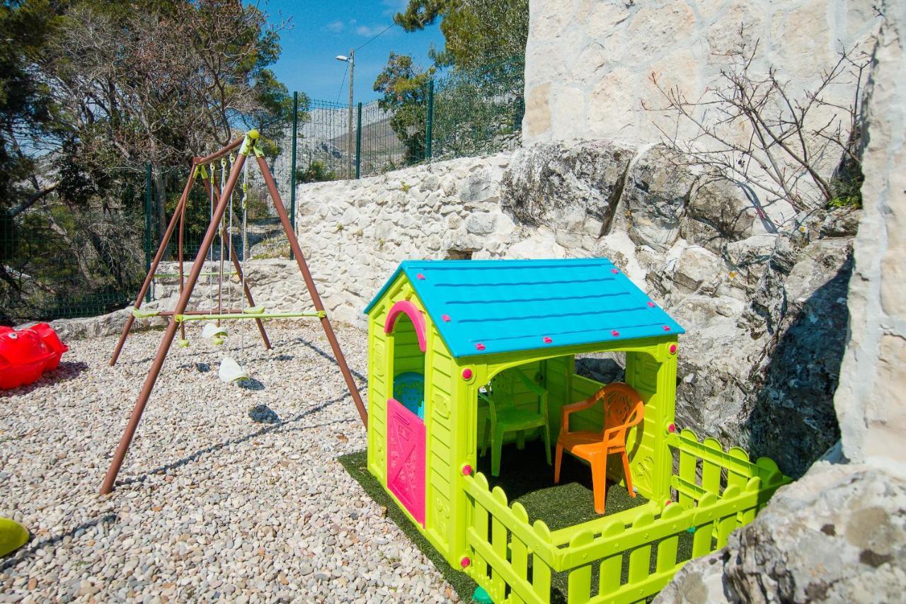 Holiday Home Moliva Donje Sitno Экстерьер фото