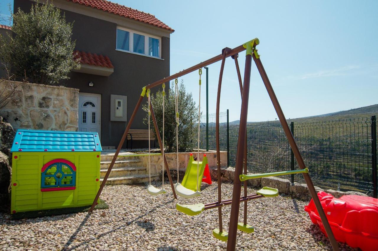 Holiday Home Moliva Donje Sitno Экстерьер фото