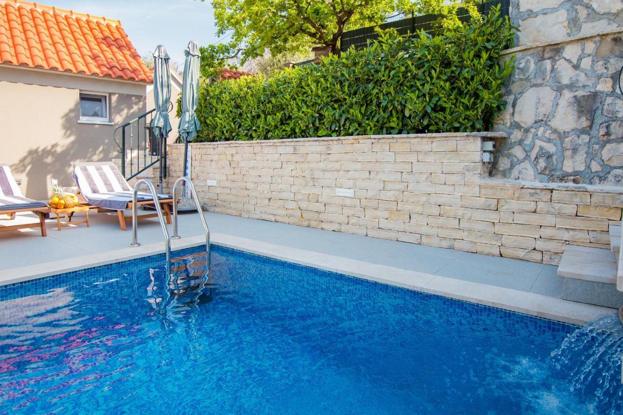 Holiday Home Moliva Donje Sitno Экстерьер фото