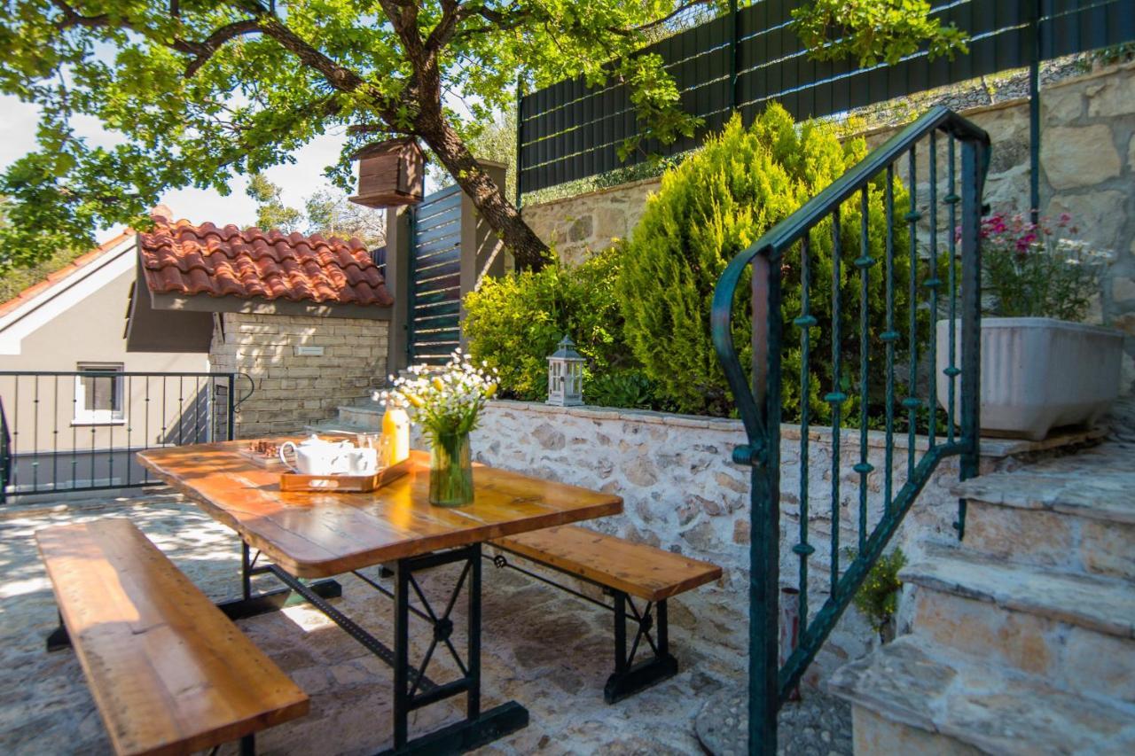 Holiday Home Moliva Donje Sitno Экстерьер фото